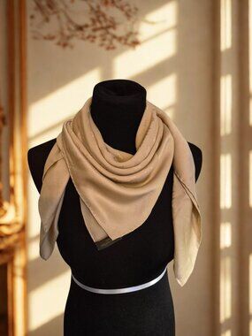 Louis Vuitton Silk Scarf – Gold & Beige | 100% Silk | Excellent Condition
